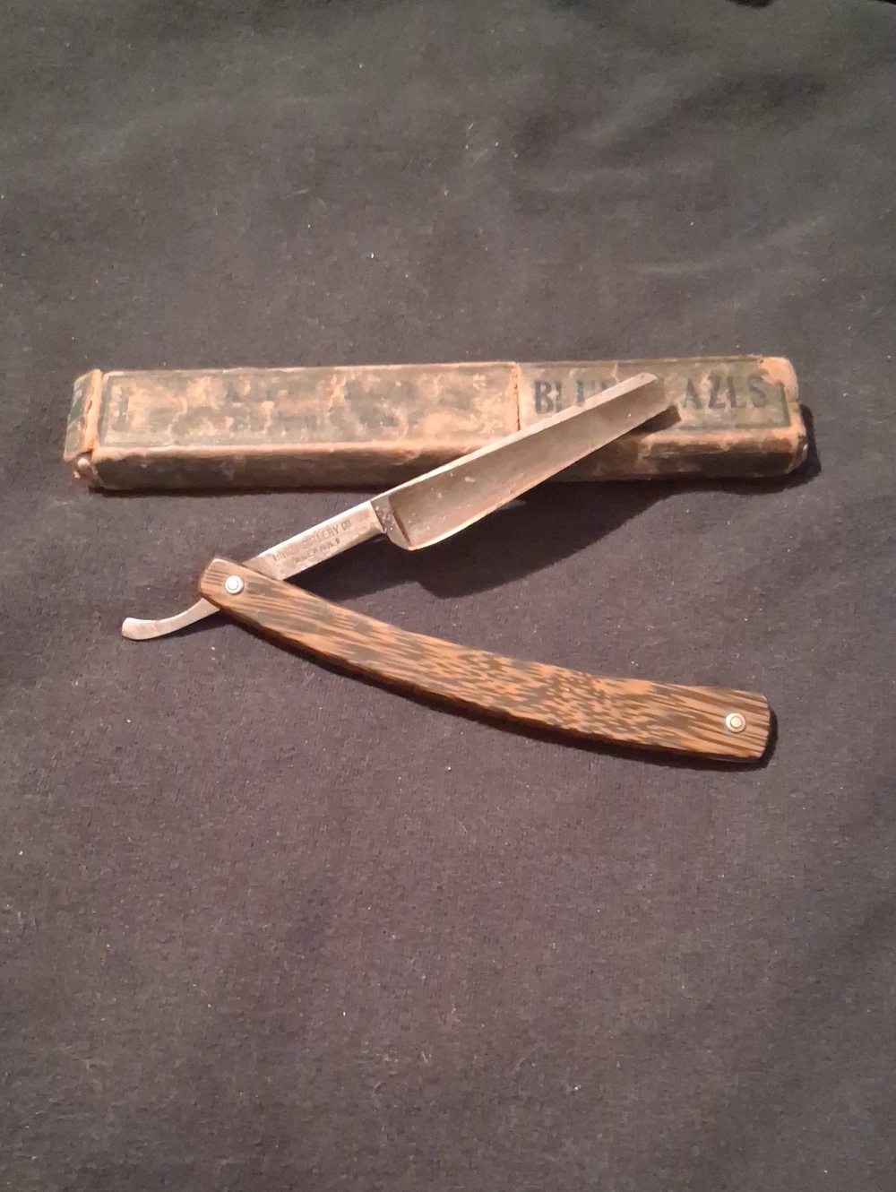 Vintage Pre-war BLUE Blazes Straight Razor Collectible